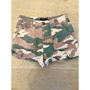 Women’s FOREVER 21 Camo Cargo Shorts Utility Pockets Size Medium 4-6